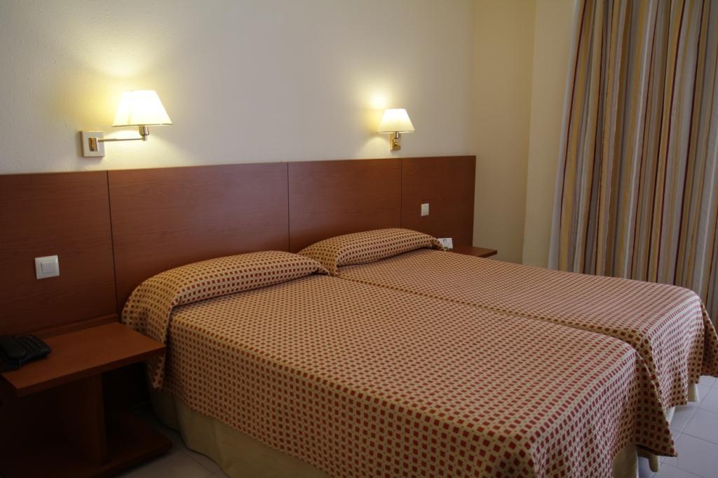 Hotel Mediterraneo Rosas Exteriör bild